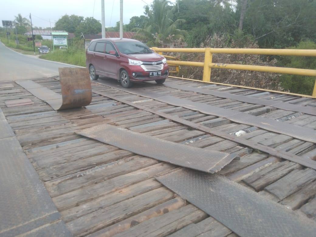 Kerusakan di Jembatan Sambera, Kecamatan Muara Badak, Kukar, mendapat sorotan luas dari masyarakat.