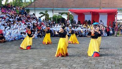 TIFAF 2022 diawali dengan penampilan kesenian lewat kegiatan Kirab Budaya dari 10 kabupaten/kota di Kaltim dan 18 kecamatan se-Kukar. (Supri/Kaltimtoday.co)