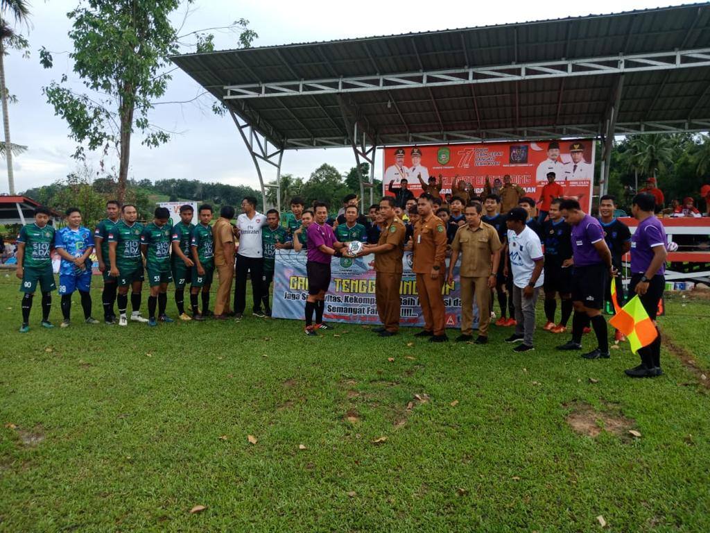 13 Kelurahan dan Desa di Tenggarong Unjuk Kebolehan Turnamen Sepak Bola