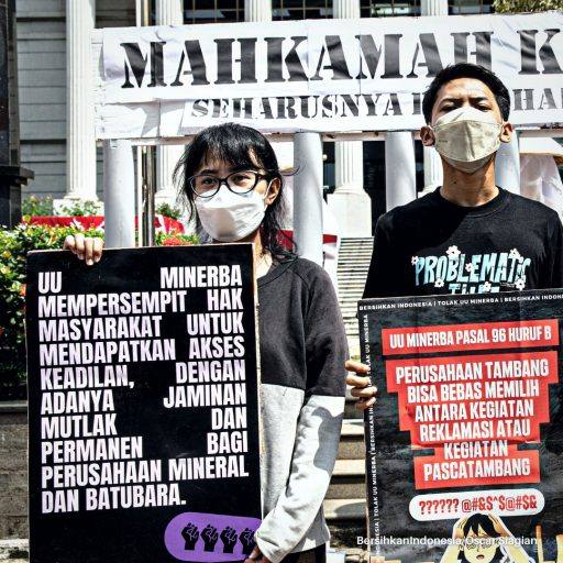 Gerakan #BersihkanIndonesia menggelar protes berupa Instalasi Seni bertema 