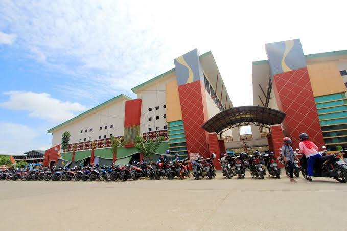 Pasar Sanggam Adji Dilayas di Tanjung Redeb, Berau. 