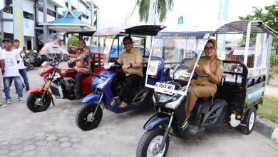 Wali Kota dan Wakil Wali Kota Bontang, Basri Rase-Najirah menjanjikan setiap RT di Bontang mendapatkan sepeda motor.