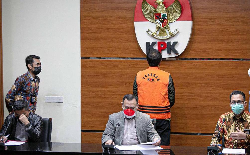 KPK Saat Merilis penahanan Wakil Ketua DPR RI Azis Syamsuddin