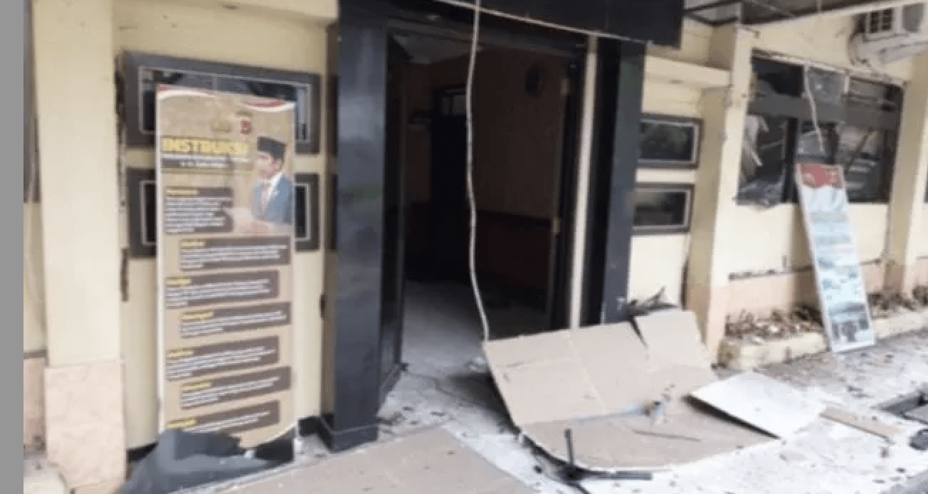 Bom Bunuh Diri di Polsek Astanaanyar Bandung, Satu Polisi Meninggal Dunia, Tiga Luka Berat