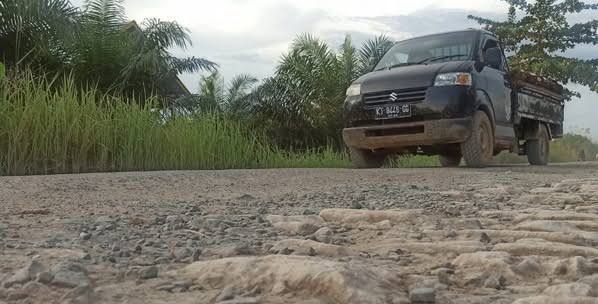 Perbaiki Jalan Rusak di Kampung Tepian Buah, Pemkab Berau Kucurkan Anggaran Rp 16 Miliar