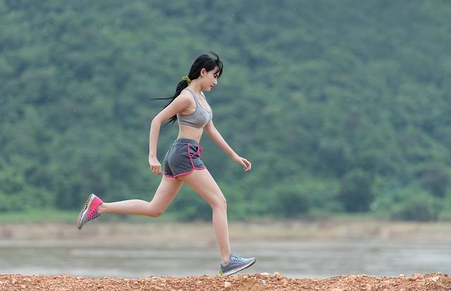 Olahraga rutin membantu Anda tetap sehat dan terhindar dari penyakit jantung.
