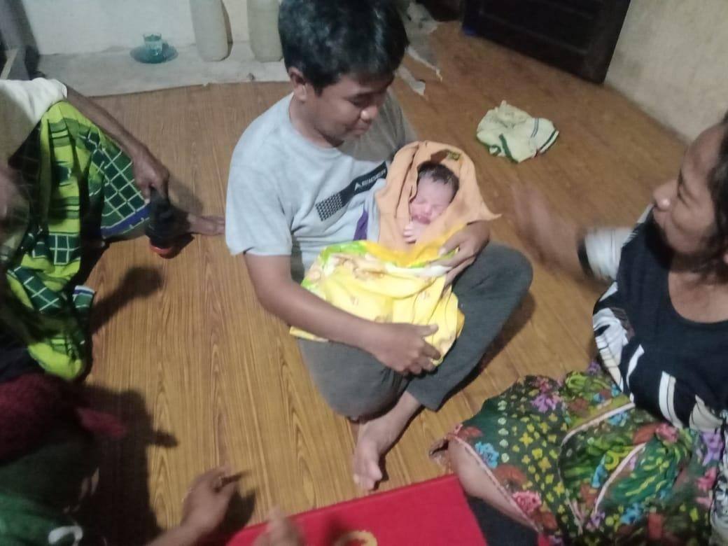 Bayi Laki-Laki Ditemukan di Belakang Rumah Warga Desa Muara Kaman Ilir, Polisi Buru Pelaku Pembuangan