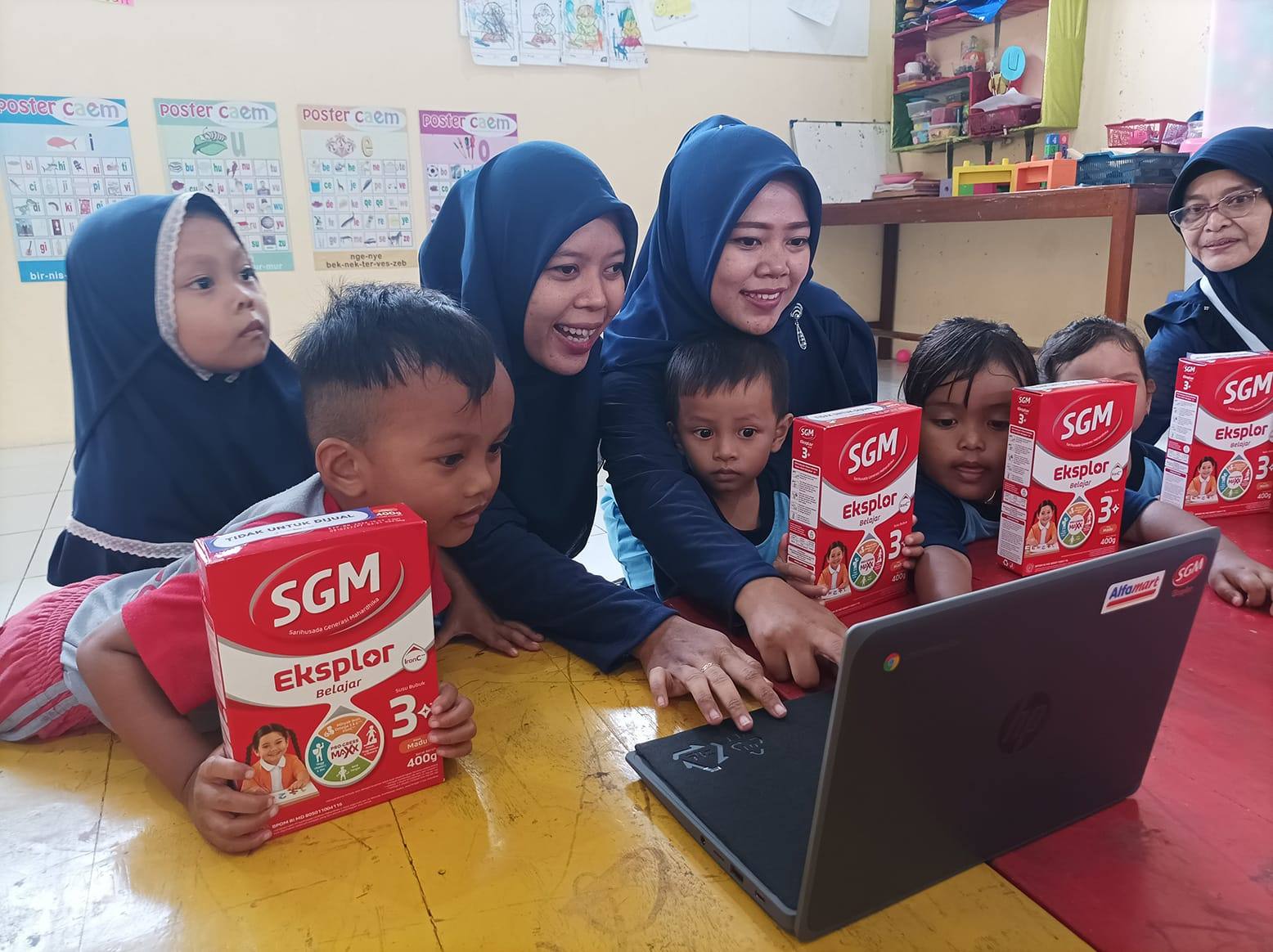 Dukung SDM Unggul, SGM dan Alfamart Beri Bantuan 40.000 Paket Nutrisi dan 750 Fasilitas Pendukung Pembelajaran ke Anak PAUD
