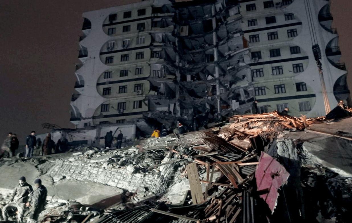Gempa Dahsyat Turki, Korban Tewas Capai 1.200 Orang