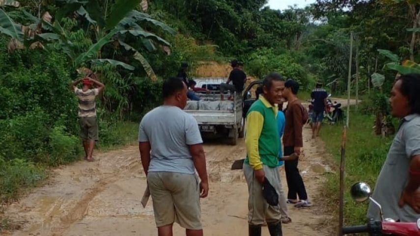 Aksi Penolakan Tambang di Desa Sumber Sari Hampir Diwarnai Bentrokan