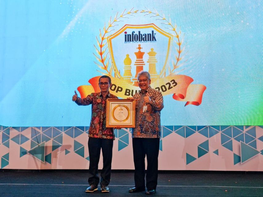 bank bjb Raih Predikat Top BUMD 2023 dari Infobank