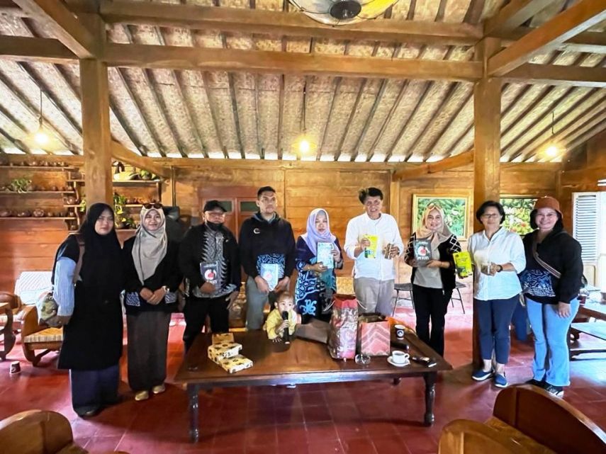 Dinas Pariwisata Kaltim Ajak Pokdarwis Tumbit Melayu Studi Banding Guna Perkembangan Daya Tarik Wisata di Kaltim