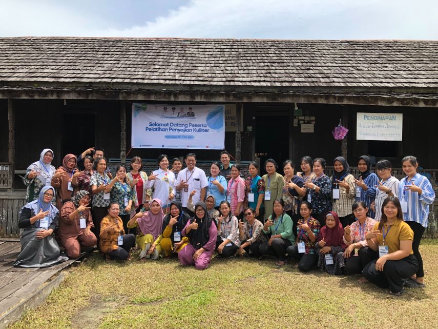 Dispar Kaltim Gelar Pelatihan Penyajian Kuliner kepada Masyarakat Desa Tanjung Isuy, Olah Panganan Lokal untuk Wisatawan