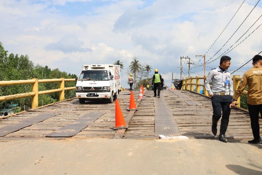 Pemkab Kukar Anggarkan Rp 11,8 Miliar untuk Rehabilitasi dan Beton Lantai Jembatan Sambera