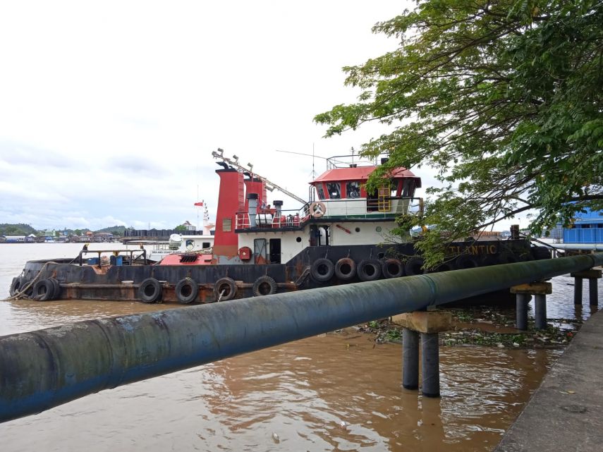 Tongkang Indomarina Tabrak Pipa Baja Milik Perumda Tirta Kencana, 8 Klem Rusak 