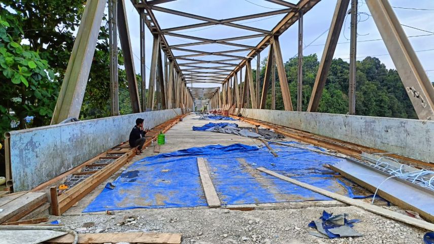 Kejar Target Penyelesaian, Perbaikan Jembatan Sambaliung Sudah Masuk Proses Semenisasi