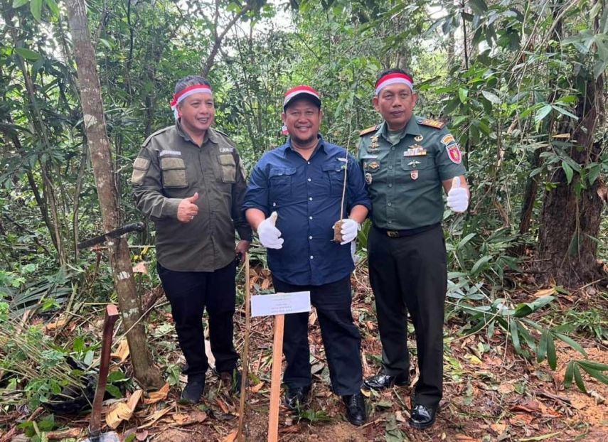 Hadiri Penanaman Pohon Serentak se-Indonesia, Ketua DPRD Kukar Harap Bisa Kurangi Polusi Udara