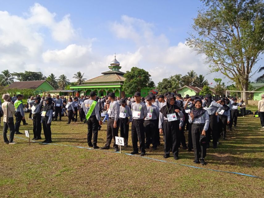 Latih Kedisiplinan dan Kenali Lingkungan Kampus, 2.025 Mahasiswa Baru Polnes Samarinda Mengikuti Omaru 2023
