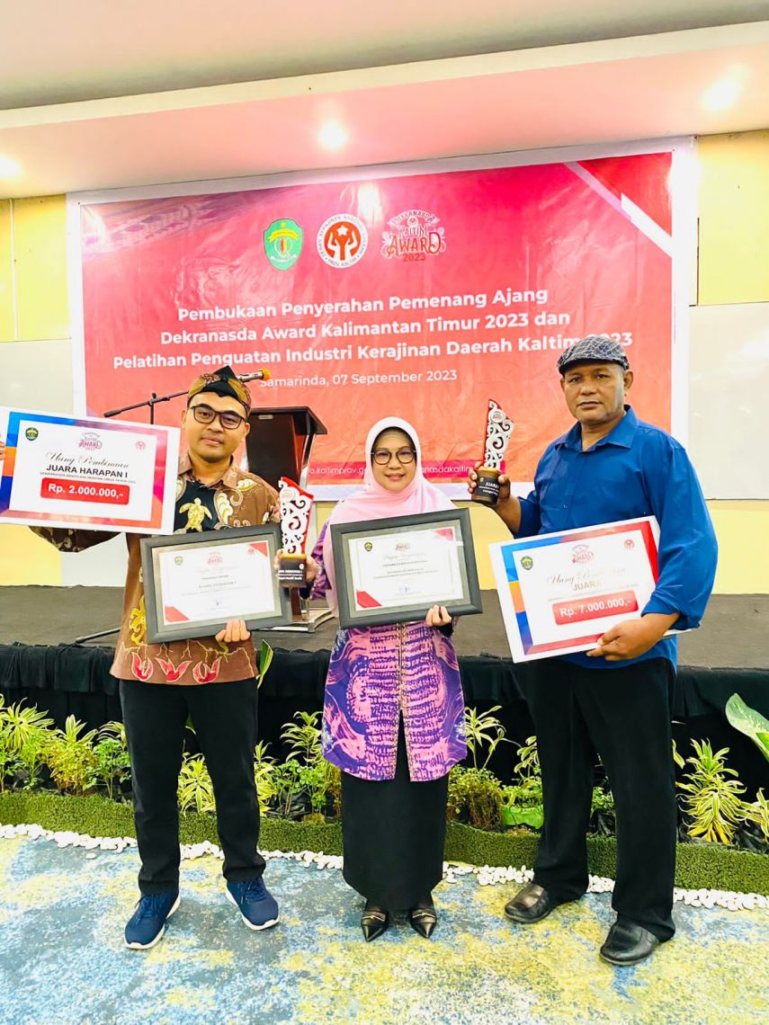 Keren! Dua Pengrajin Berau Raih Dekranasda Award Kaltim 2023