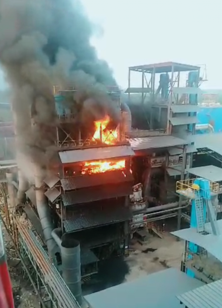 Kebakaran Besar di Smelter Nikel PT Kalimantan Ferro Industry: Tidak Ada Korban Jiwa,  Satu Pekerja Alami Luka Bakar
