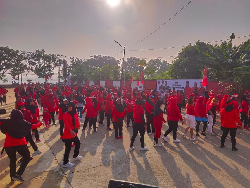 Peringati Hari Santri Nasional, PDI Perjuangan Kukar Gelar Senam Sehat Bersama Relawan