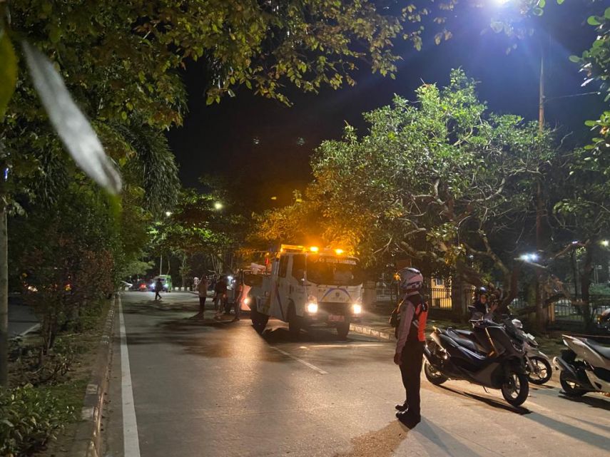 Dishub Samarinda Tertibkan Dua Lokasi Rawan Parkir Liar, Manalu: Kami Kempeskan Ban Mobilnya