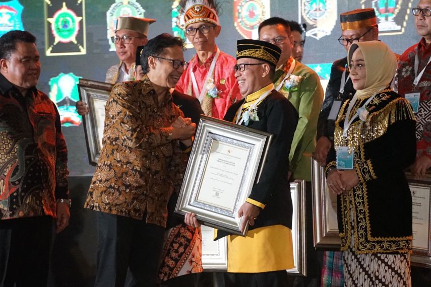Sukses di Mata Menko PMK dan Menkes, PPU Raih Penghargaan Kabupaten Kota Sehat 2023 