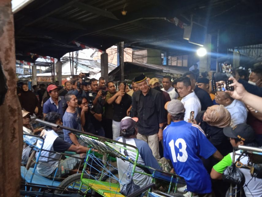 Ganjar Kunjungi Pasar Segiri Samarinda, Dapat Keluhan Harga Cabai Tinggi