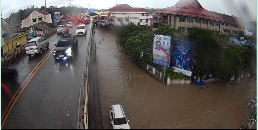 Hujan Deras Sebabkan Longsor dan Pohon Tumbang di Samarinda