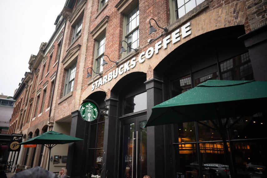 Starbucks Alami Penurunan Kapitalisasi Pasar USD12 Miliar di Tengah Aksi Boikot Israel