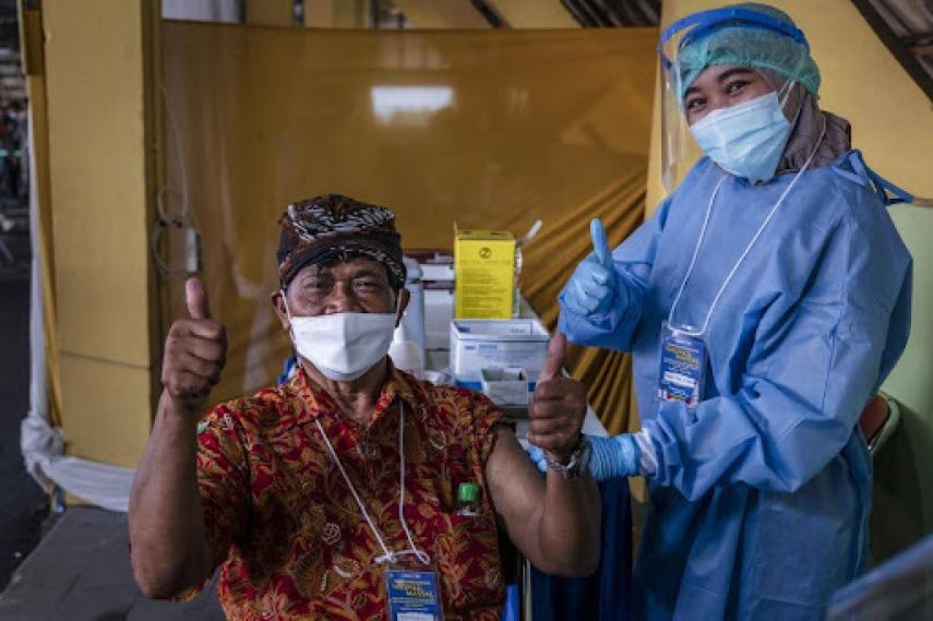 Kasus COVID-19 Kembali Melonjak di Indonesia, Kemenkes Imbau Masyarakat untuk Vaksinasi dan Patuhi Prokes