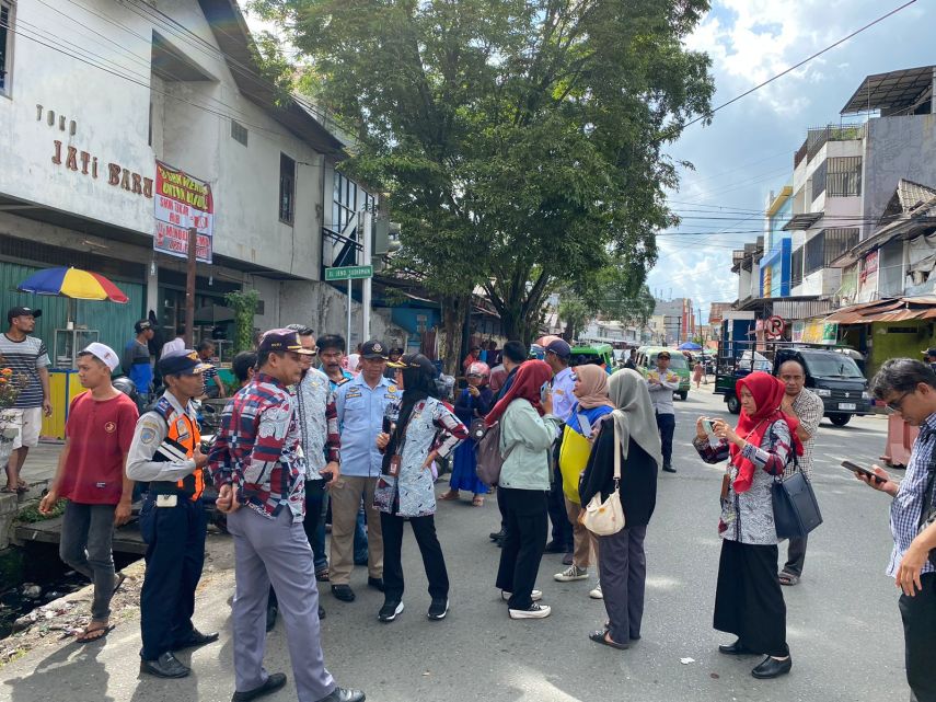 Pemilik Ruko SHM Tolak Penutupan Jalan Sudirman Pasar Pagi