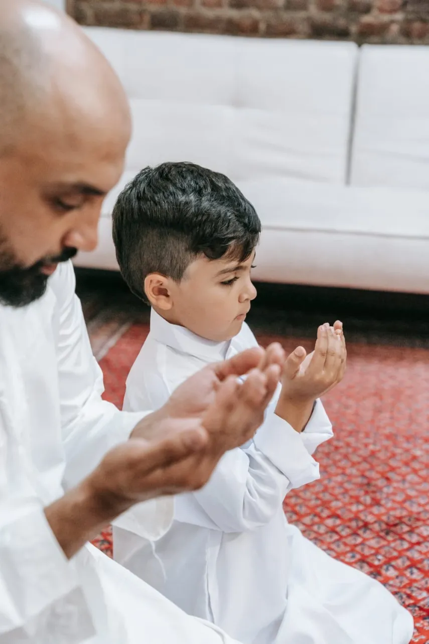 Kumpulan 29 Doa Sehari-Hari Anak Islam yang Harus Bunda Ketahui