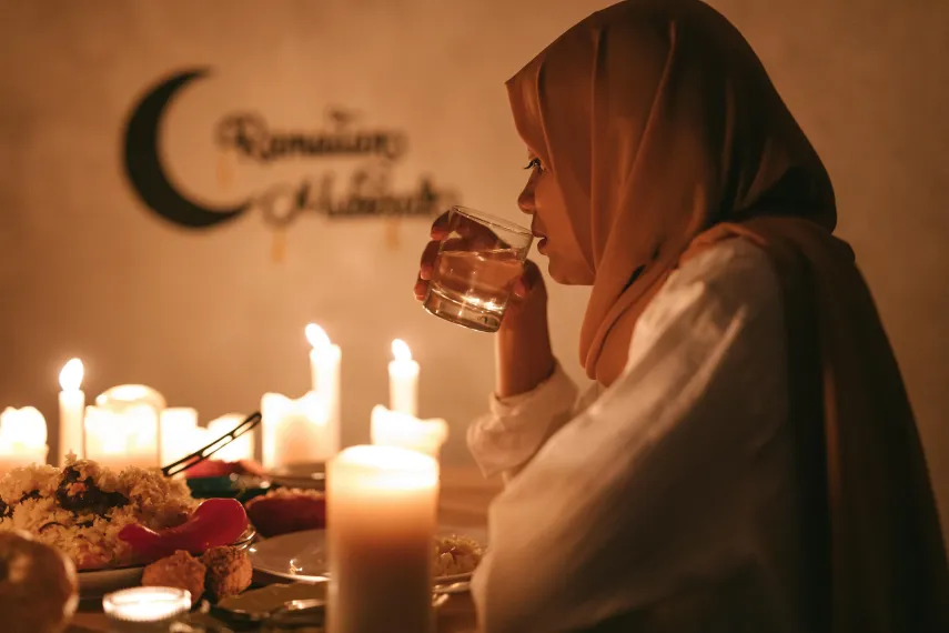 Kenapa Perlu Banyak Minum Air Putih Selama Puasa di Bulan Ramadhan? Berikut Penjelasannya