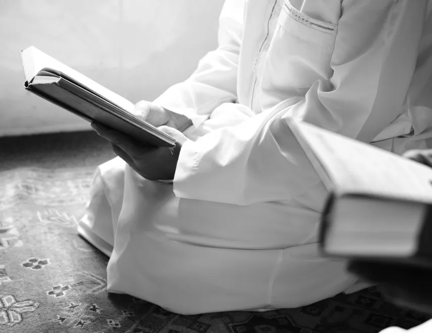 Panduan Lengkap Itikaf di 10 Malam Terakhir Ramadhan: Hukum, Syarat, dan Bacaan Niat