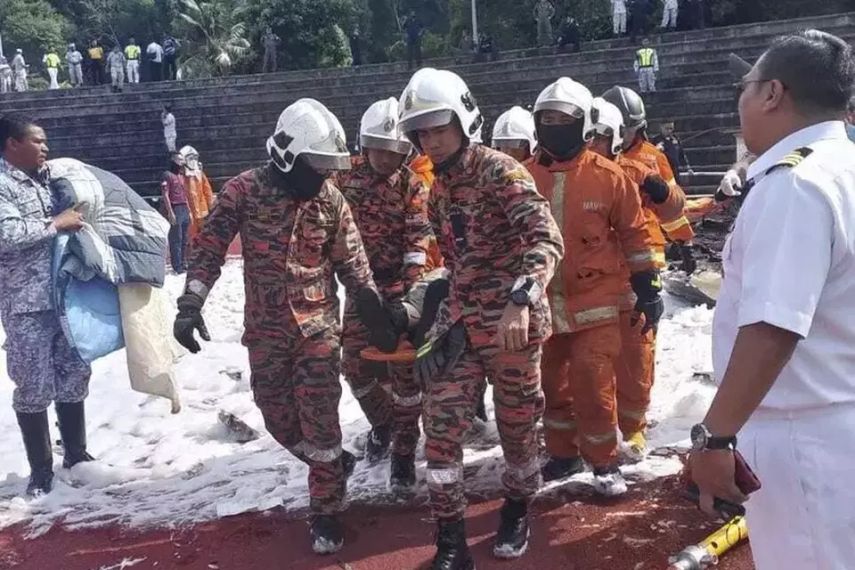 Helikopter Bertabrakan Saat Parade Militer Malaysia, 10 Awak Tewas
