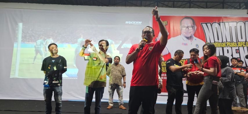 Dibanjiri Ribuan Warga, Nobar Semifinal Piala Asia U-23 di Kediaman Wabup Kutim Bertabur Hadiah