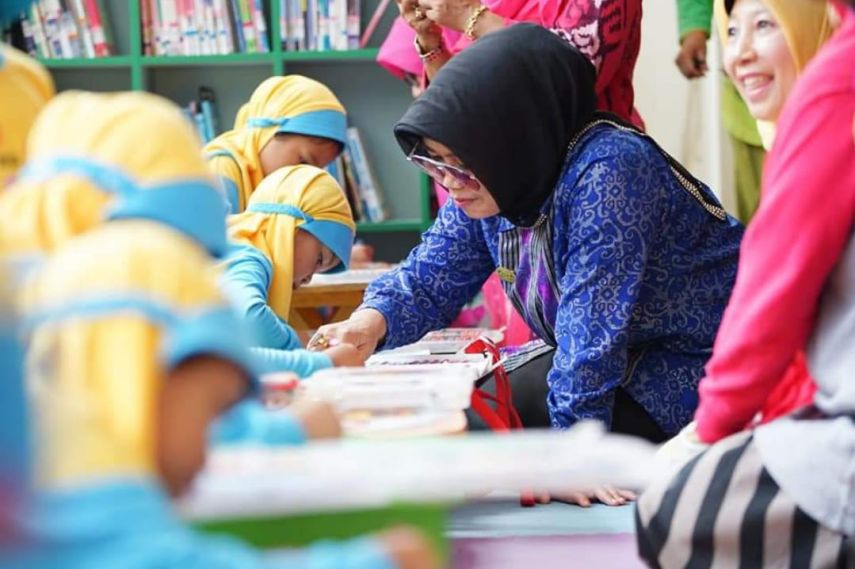 Maju Pilkada, Neni Janji Luncurkan Kartu Bontang Pintar, Tiap Anak Sekolah Terima Dana Pendidikan Rp1 Juta Per Tahun