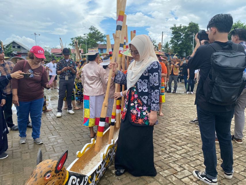 Mengenal Lebih Dekat Festival Lesung Osap, Upaya Warga Bena Baru Pertahankan Tradisi Nenek Moyang