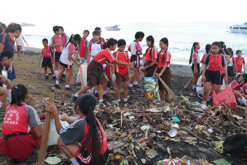 Menuju Generasi Muda Peduli Lingkungan, DLH PPU Edukasi Pelajar tentang Diversifikasi Sampah
