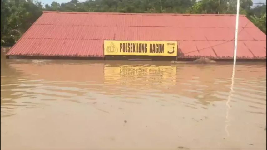 Banjir Mahakam Ulu Makin Parah, Ribuan Rumah Terendam, Warga Dievakuasi