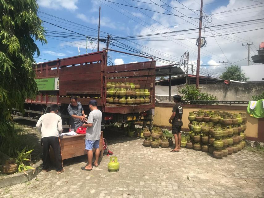 Pemda PPU Gelar Program Operasi Pasar Gas Elpiji 3 Kilogram, Warga Nipah-Nipah Sambut Positif