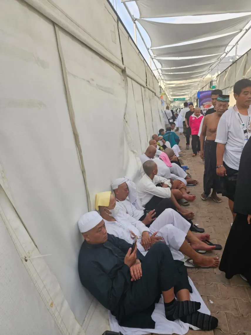 Viral! Jemaah Indonesia Tidur di Lorong Maktab, Ini 3 Masalah Haji 2024