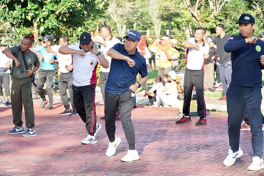 Makmur Marbun Ikuti Olahraga Pagi bersama Polres PPU dalam Rangka Hari Bhayangkara ke-78