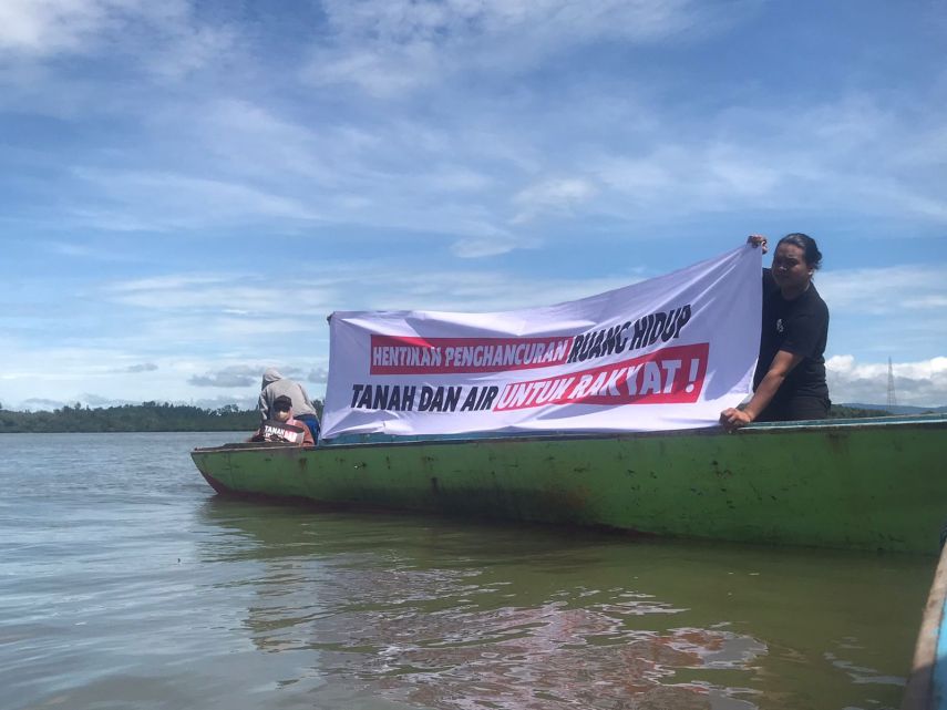 Koalisi Masyarakat Sipil Kaltim Gelar Aksi Unjuk Rasa di Teluk Balikpapan, Tuntut Pemulihan Lingkungan