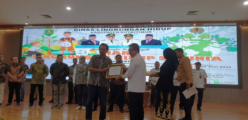Dukung Sekolah Adiwiyata, PT Indexim Coalindo Kembali Raih Penghargaan dari Bupati Kutim