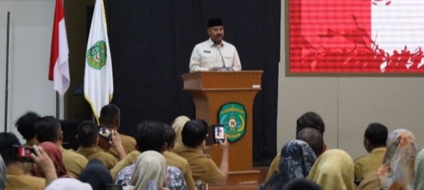 138 Desa di Kukar Terima Bantuan Sarana Laptop dan PC