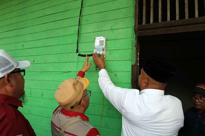 Edi Damansyah Bawa Terang Kampongku ke Batu Dinding, Lampu Tembok Jadi Sejarah