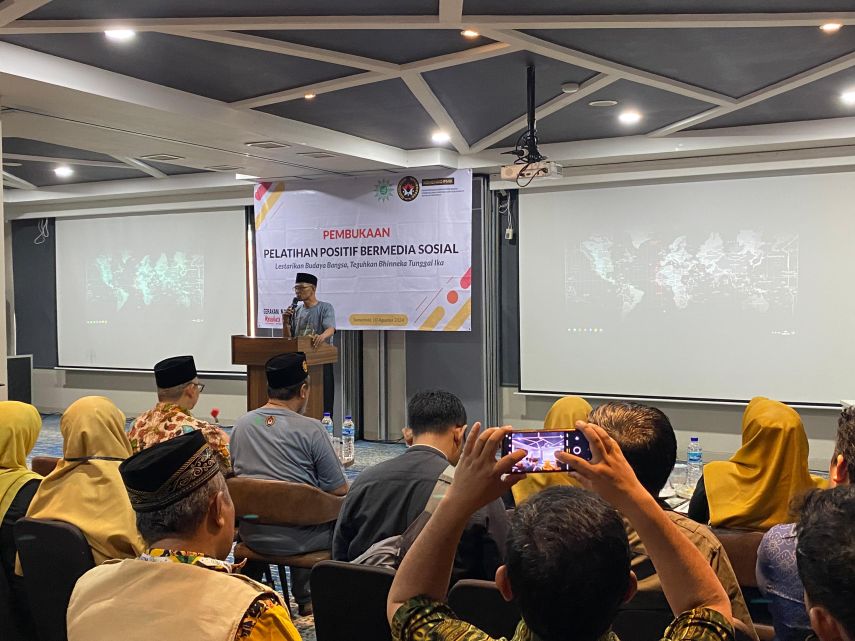 Cegah Polarisasi dan Isu Hoaks, PW Muhammadiyah Kaltim Kolaborasi bersama Kemenko PMK Gelar Pelatihan Positif Bermedia Sosial