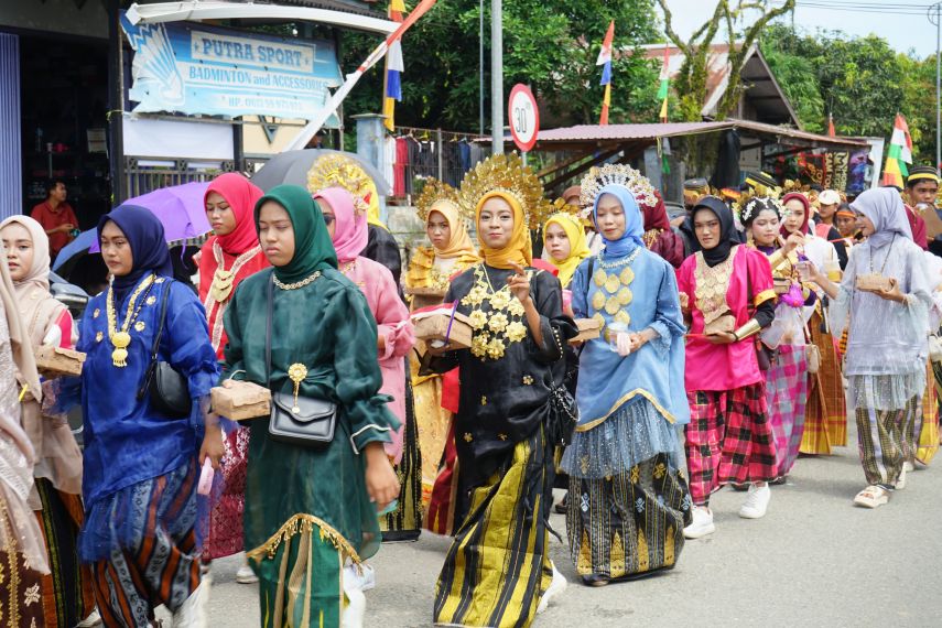 Pawai Budaya di Teluk Bayur Jadi Ajang Edukasi Perkenalkan Kebudayaan Nusantara